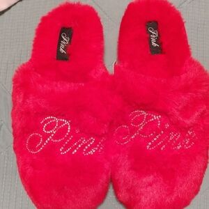 PINK Victoria's Secret Hot Faux Fur Slip-On Slippers with Rhinestone Script